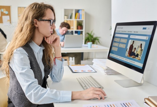 Speci�ln� v�no�n� nab�dka p�j�ky ihned