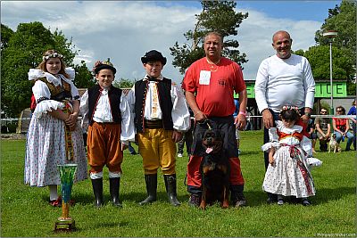 Fudži Terezský dvůr, majitel Frank Karel, V1, CAJC, vítěz plemene BOB.